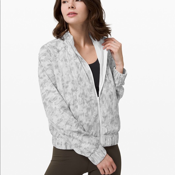 Lululemon Bombs Away Jacket - Picture 6 of 10
